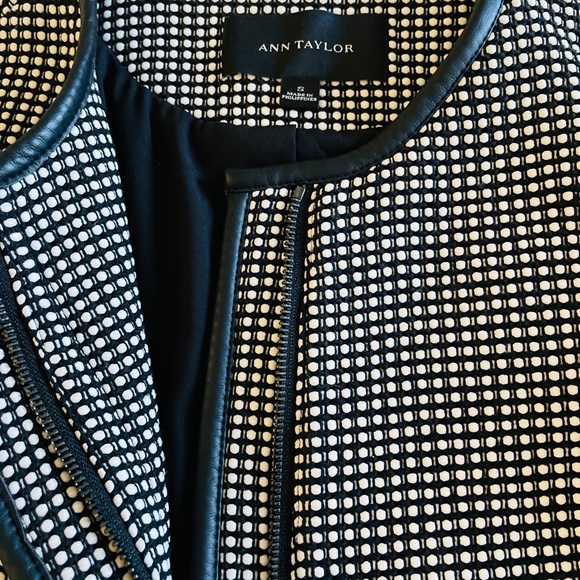 Women's Ann Taylor 3/4 Length Size: Small - Picture 2 of 7